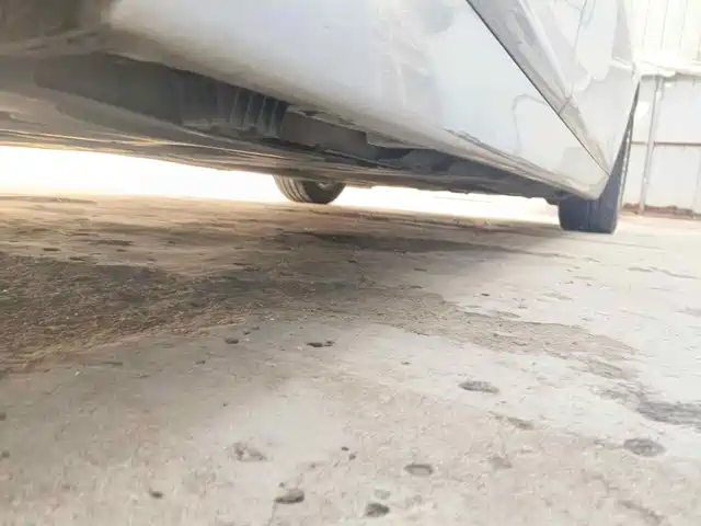 BMW 5 Series 2014 525Li Leading — фото 4
