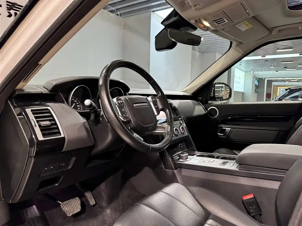 Land Rover Discovery 2018 3.0 SC V6 SE фото 17