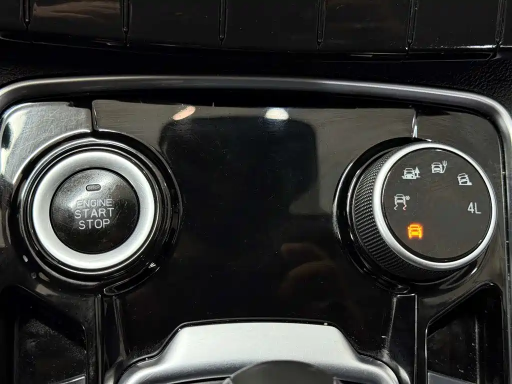 Jiangling Yuhu 9 2022 2022 2.0T Automatic Gasoline 4WD Comfort