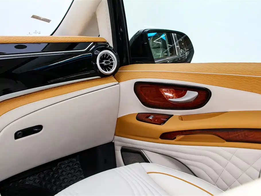 Mercedes-Benz Vito 2023 2.0T Elite 7-Seater фото 22