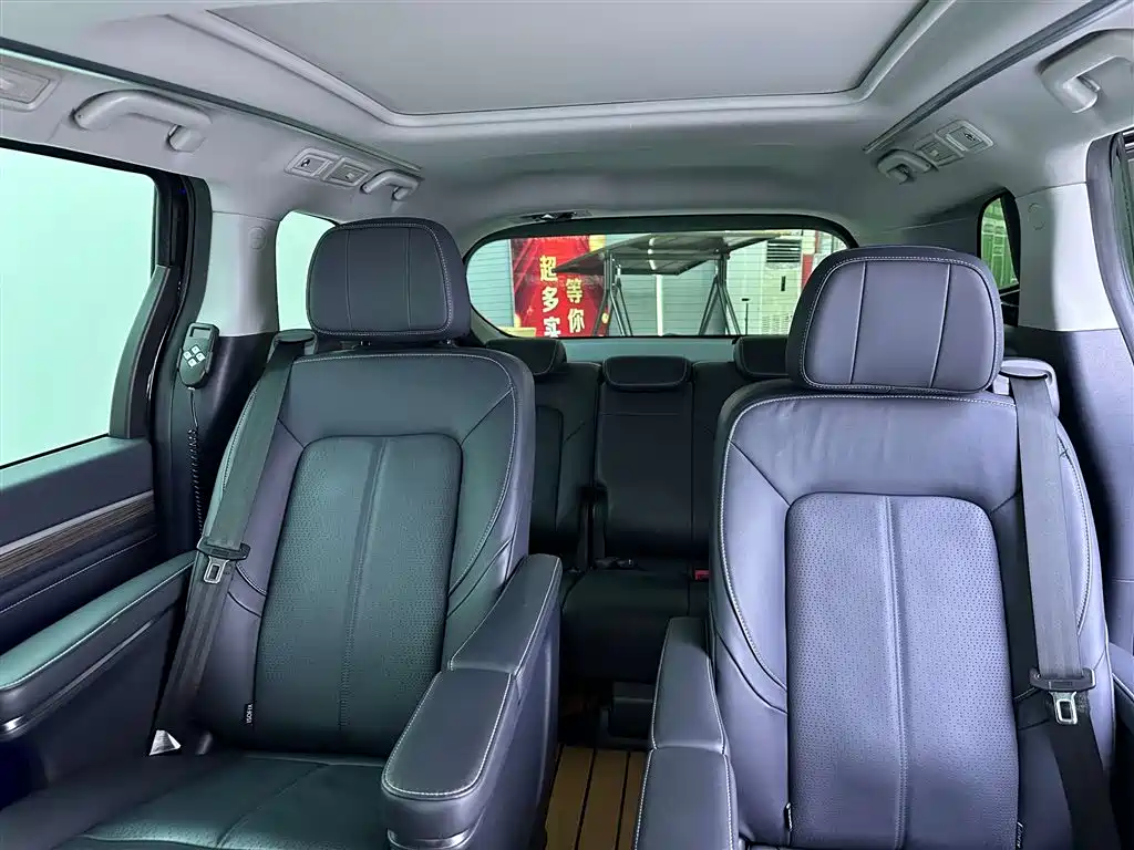 GAC Trumpchi Trumpchi M8 2021 Leader Series 390T Supreme Welfare Edition фото 23