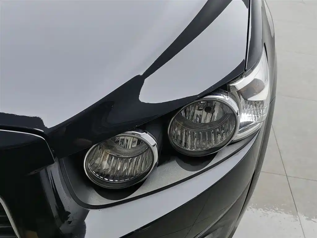 Chevrolet Aveo 2012 2011 Hatchback 1.6L AT SX
