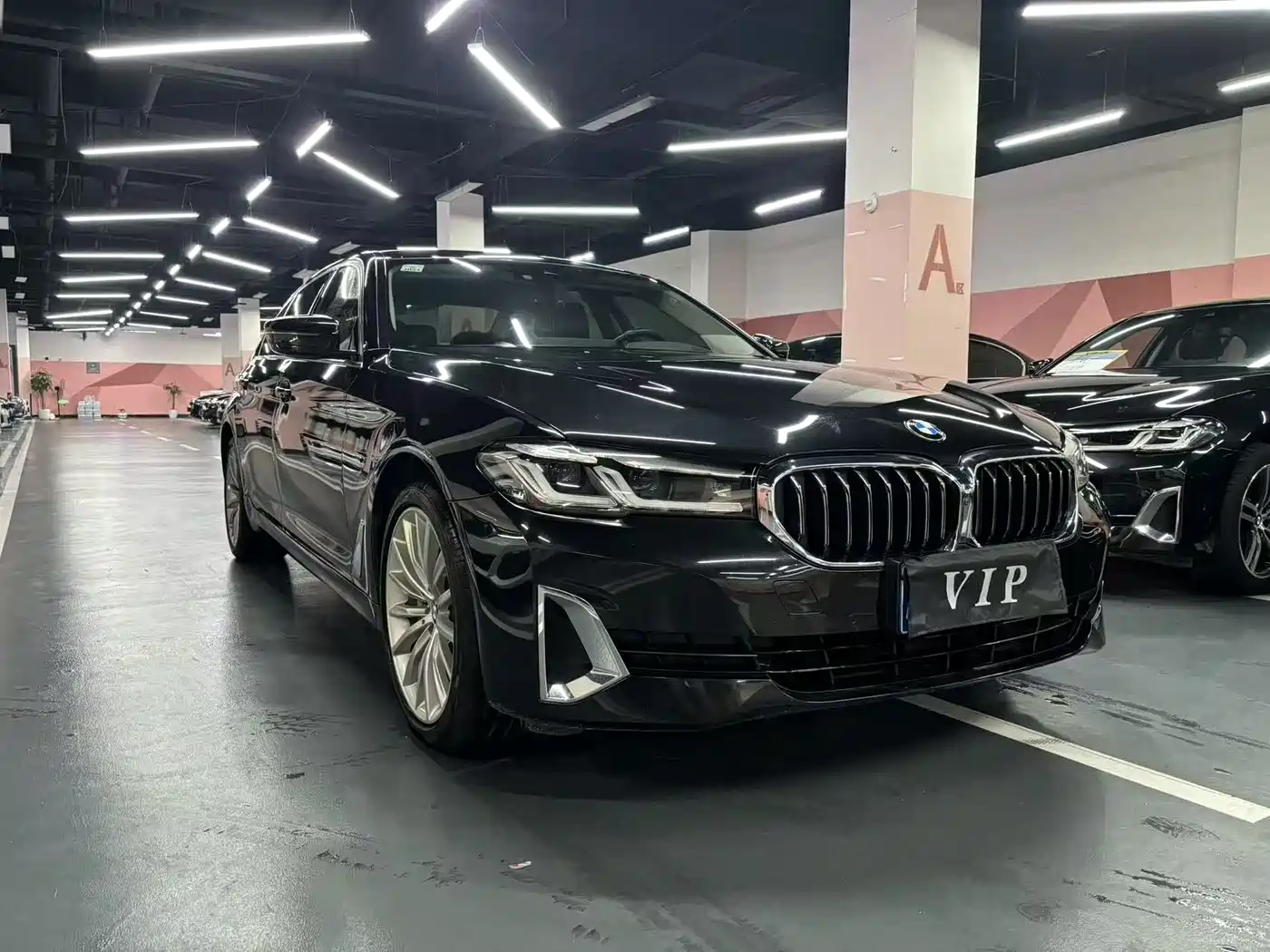 Фото 3 - BMW 5 Series
