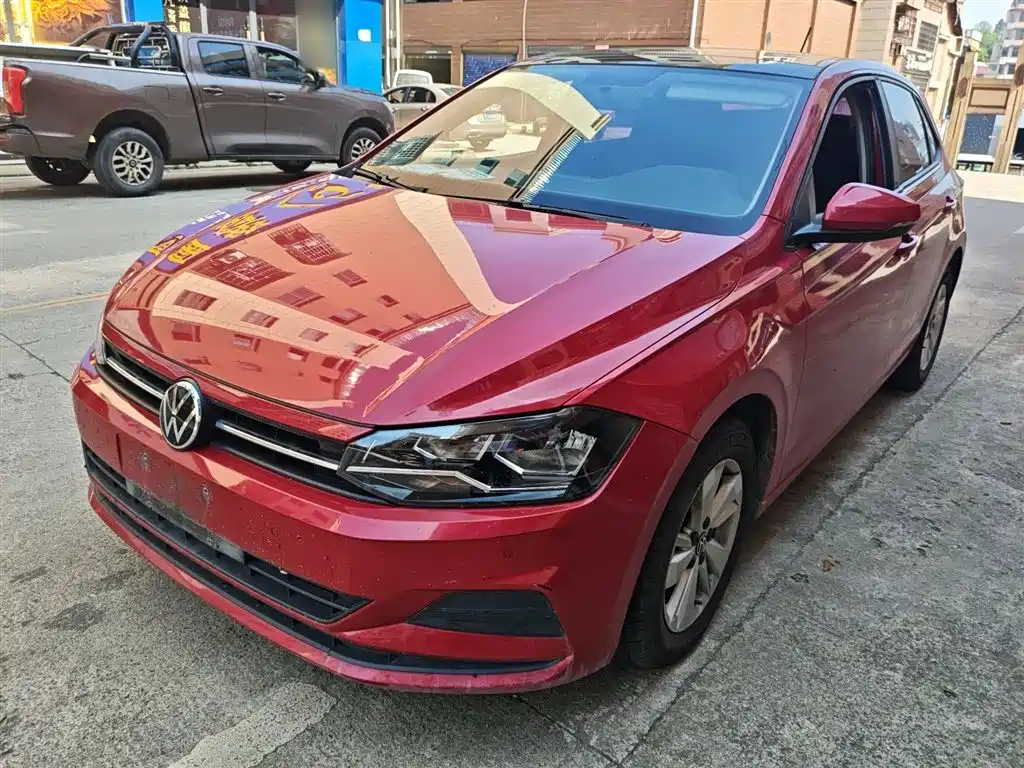 VOLKSWAGEN POLO