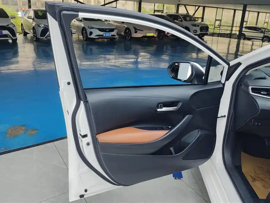 Toyota Corolla 2021 1.2T S-CVT Elite PLUS Edition фото 7