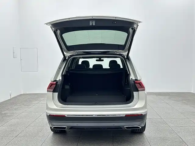 Фото 14 - Volkswagen Tiguan L