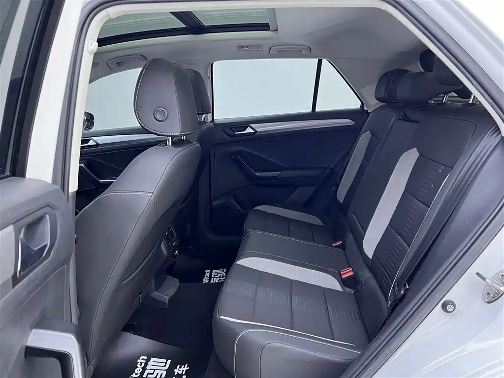 VOLKSWAGEN T ROC EXPLORING SONGS