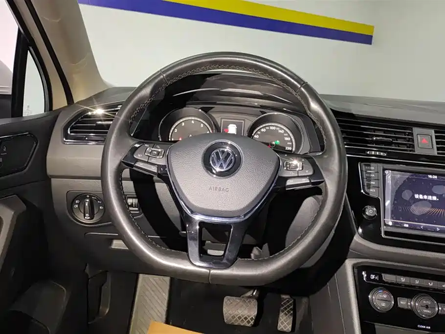 Volkswagen Tiguan L 2017 330TSI Automatic 2WD Comfort Edition фото 15