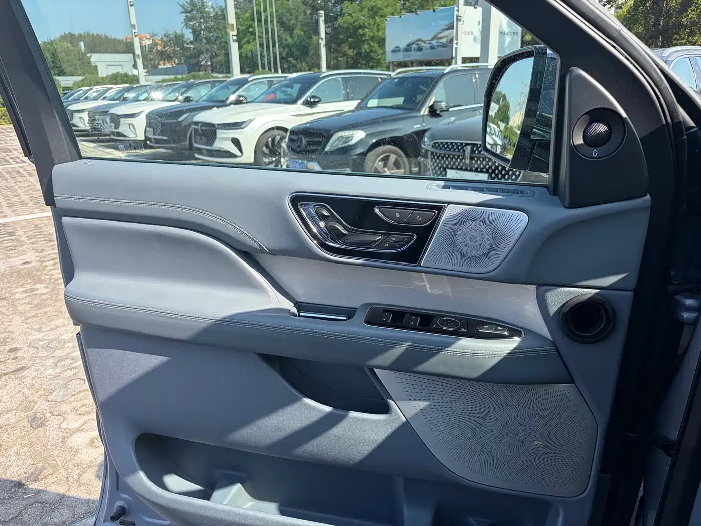 Lincoln Navigator 2024 2022 3.5T Presidential Edition