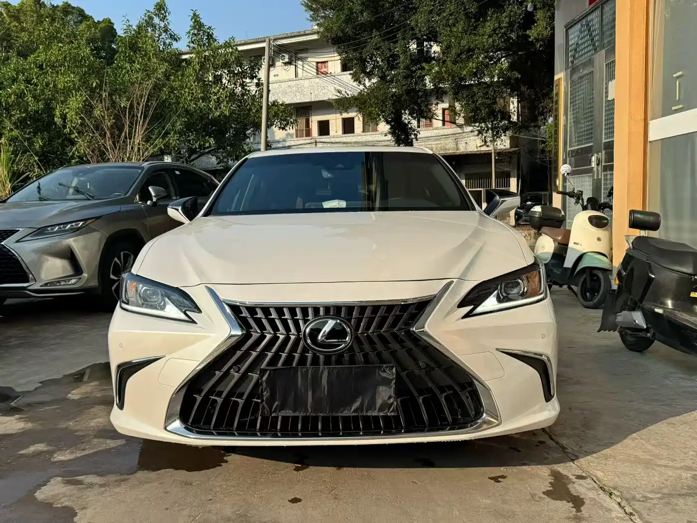 Lexus ES 2022 300h Excellence Edition