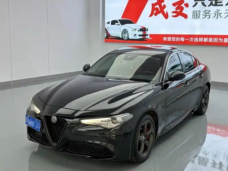 Фото 3 - Alfa Romeo Giulia