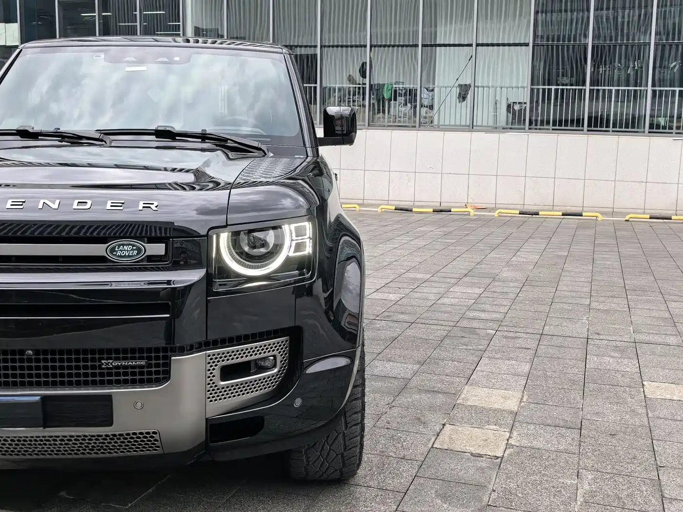 Land Rover Defender 2023 Model 110 3.0T P400 X-DYNAMIC HSE фото 4