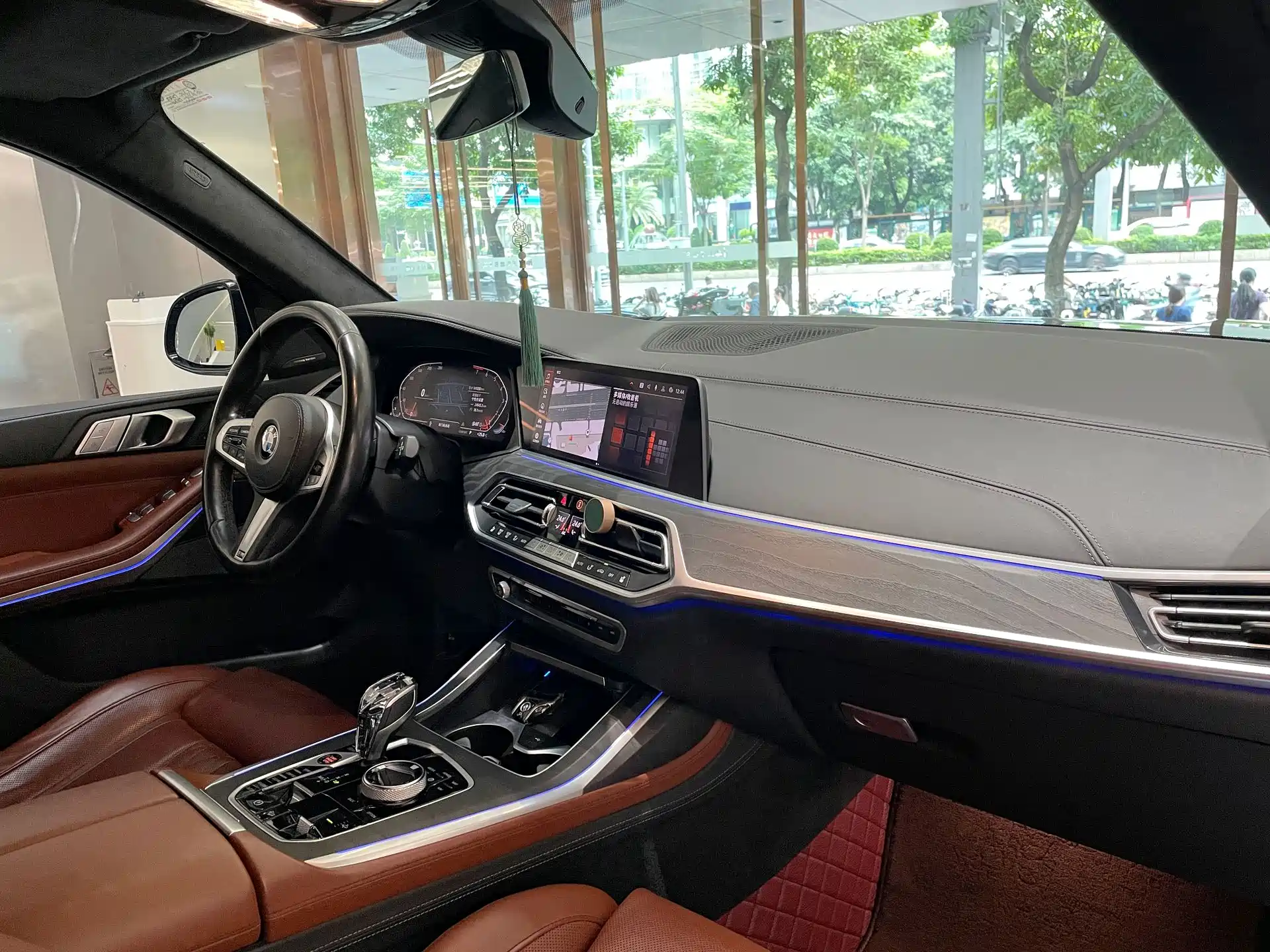 Фото 21 - BMW X7
