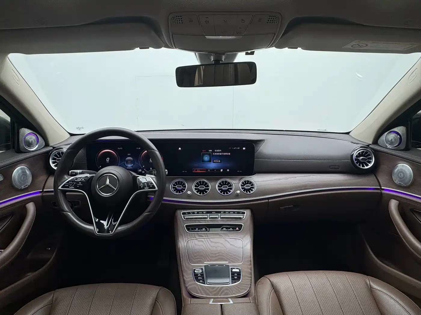 Фото 5 - Mercedes-Benz E-Class