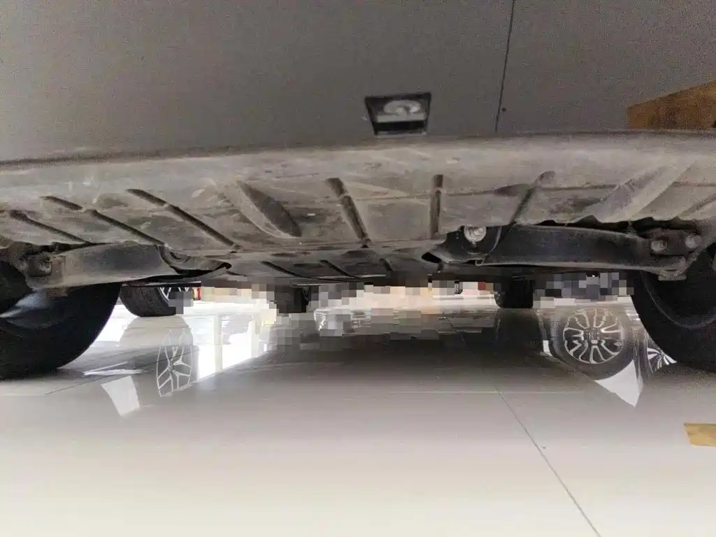 Фото 11 - Shangjie SUV