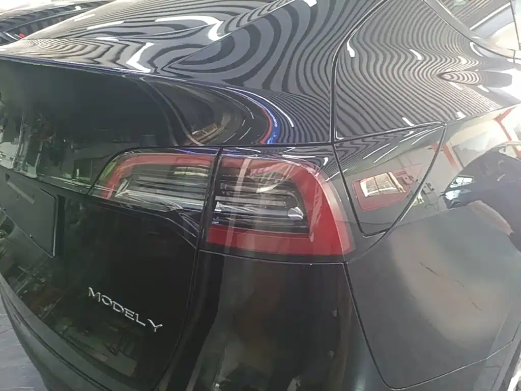 Фото 8 - Tesla Model Y