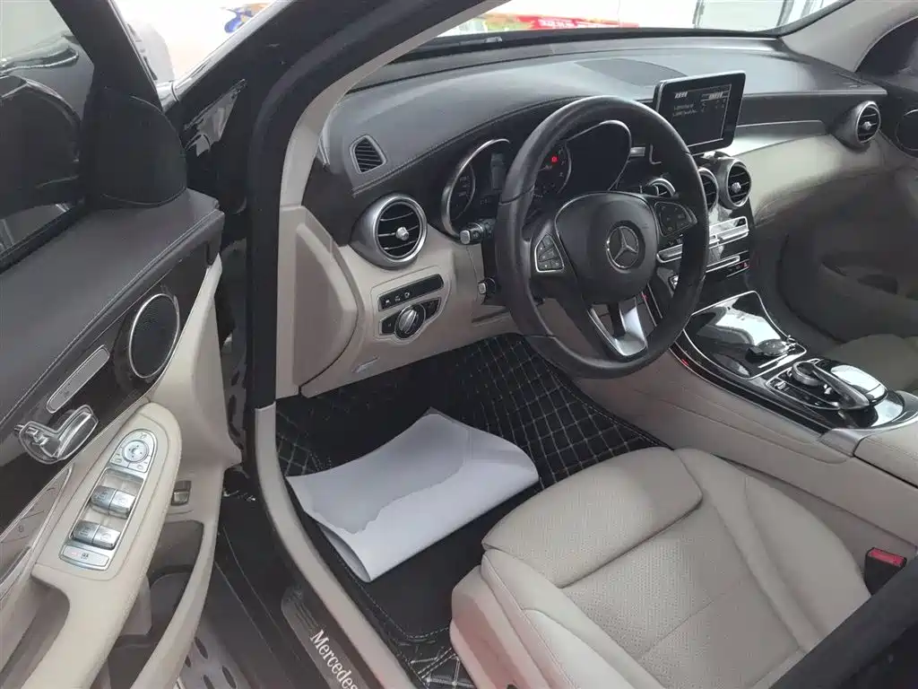 Mercedes-Benz GLC 2019 GLC 260 L 4MATIC Luxury фото 12