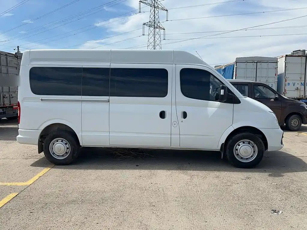 Maxus Xintu V80 2025 2025 Value Edition Aoyun 2.0T Manual Long Wheelbase Medium Roof 127Ps 6/7/9-seater