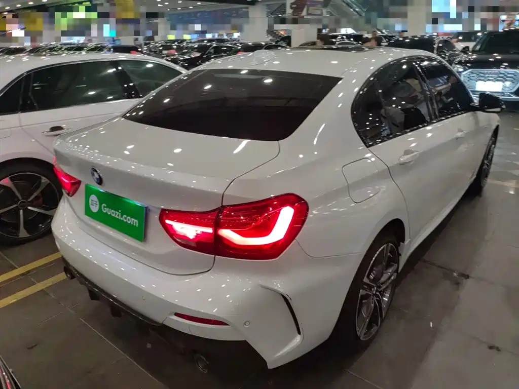 BMW 1 Series 2021 125i M Sport Black Night Edition фото 5