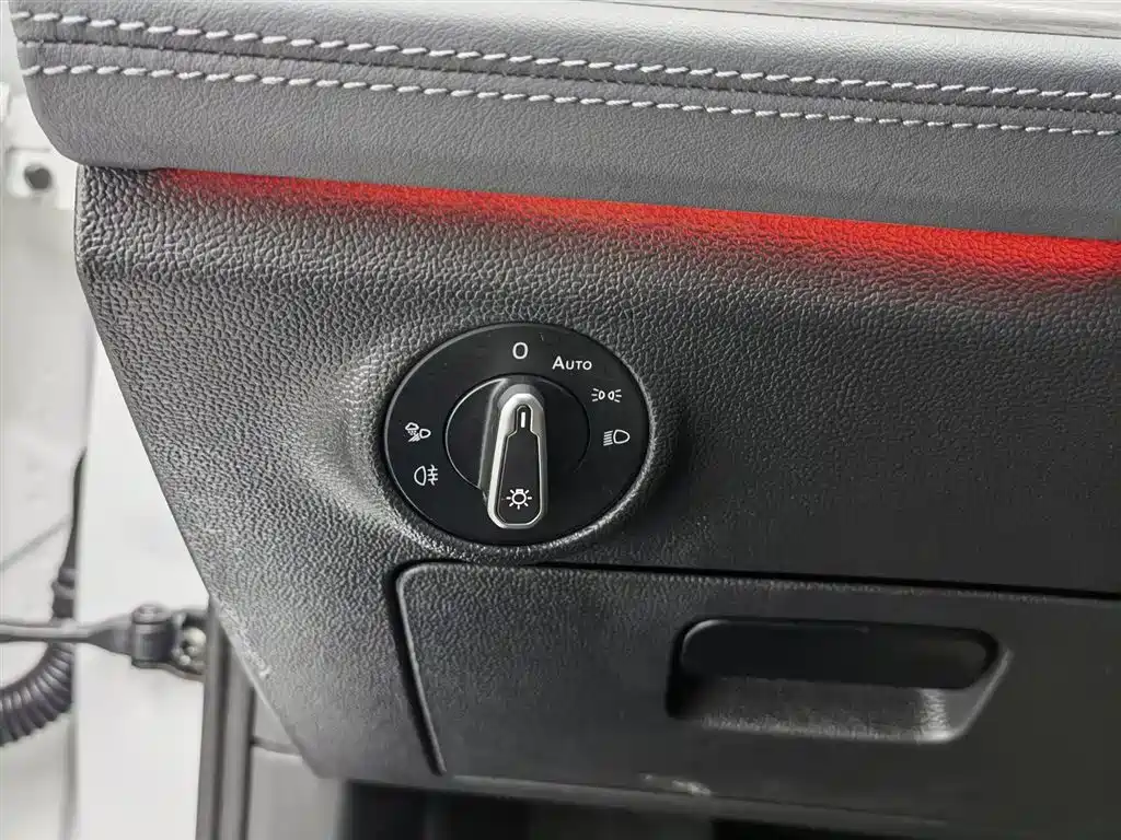 Volkswagen Sagitar 2023 300TSI DSG Excellence Edition фото 21