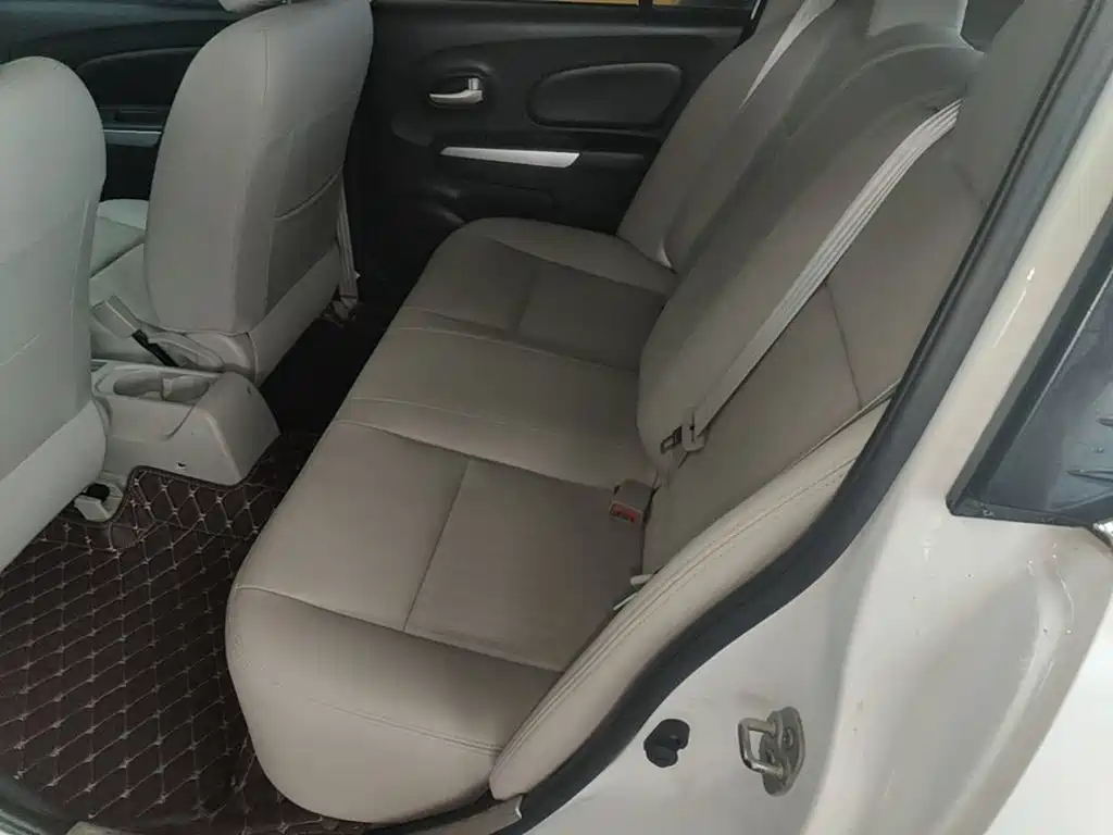 Venucia R50 2016 2015 1.6L Automatic Luxury Edition