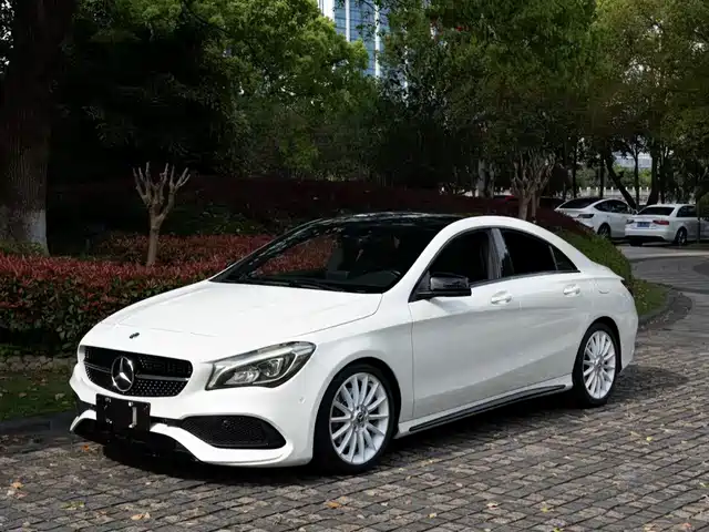 MERCEDES-BENZ CLA