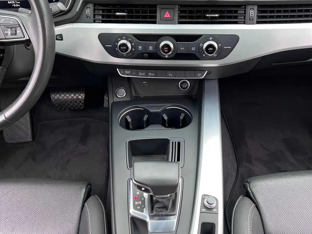 Audi A4L 2022 40 TFSI Fashion Dynamic фото 11