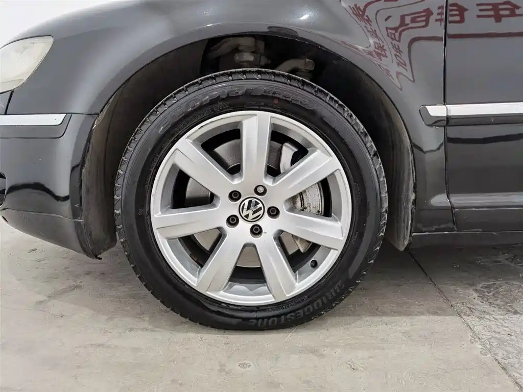 Volkswagen Phaeton 2009 Model 3.6L V6 5-seat Extended Comfort фото 17