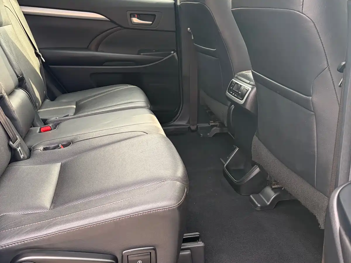 Toyota Highlander 2015 2.0T AWD Luxury Edition 7-seater фото 8