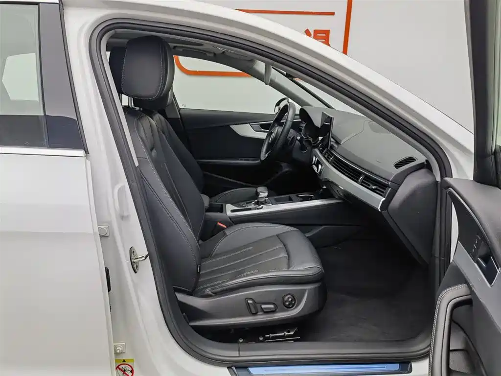Audi A4L 2020 40 TFSI Luxury Elegance фото 23
