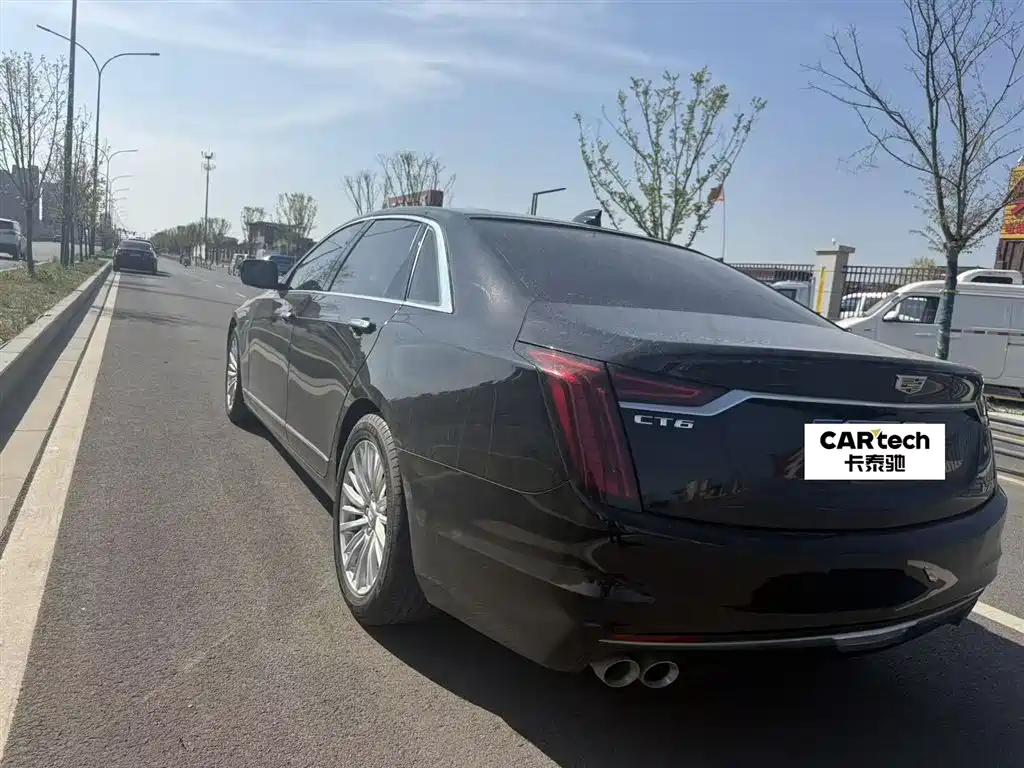 CADILLAC CT6