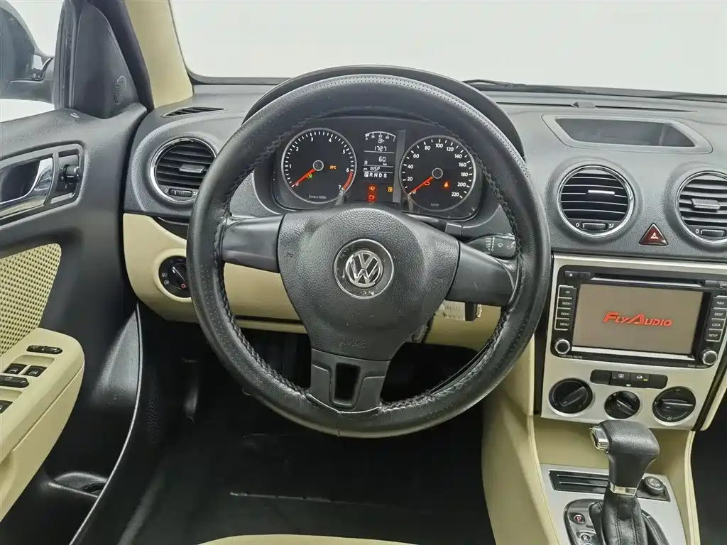 Volkswagen Lavida 2011 1.6L Automatic Leisure Edition фото 11
