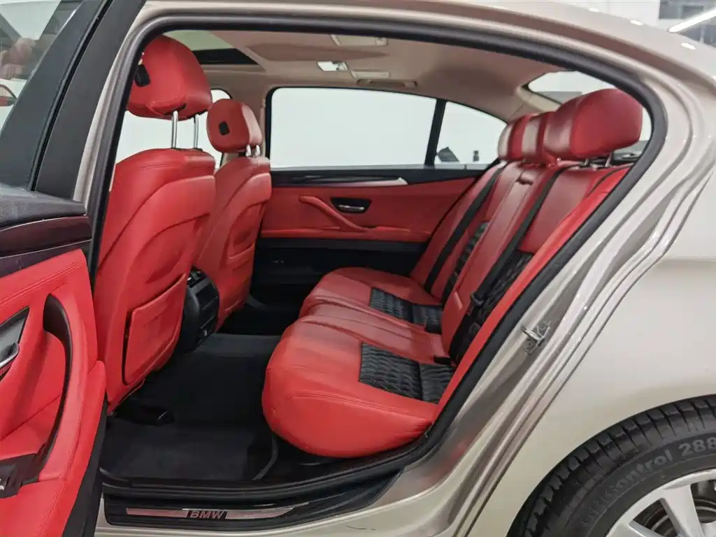 BMW 5 Series 2017 520Li Classic Edition фото 15