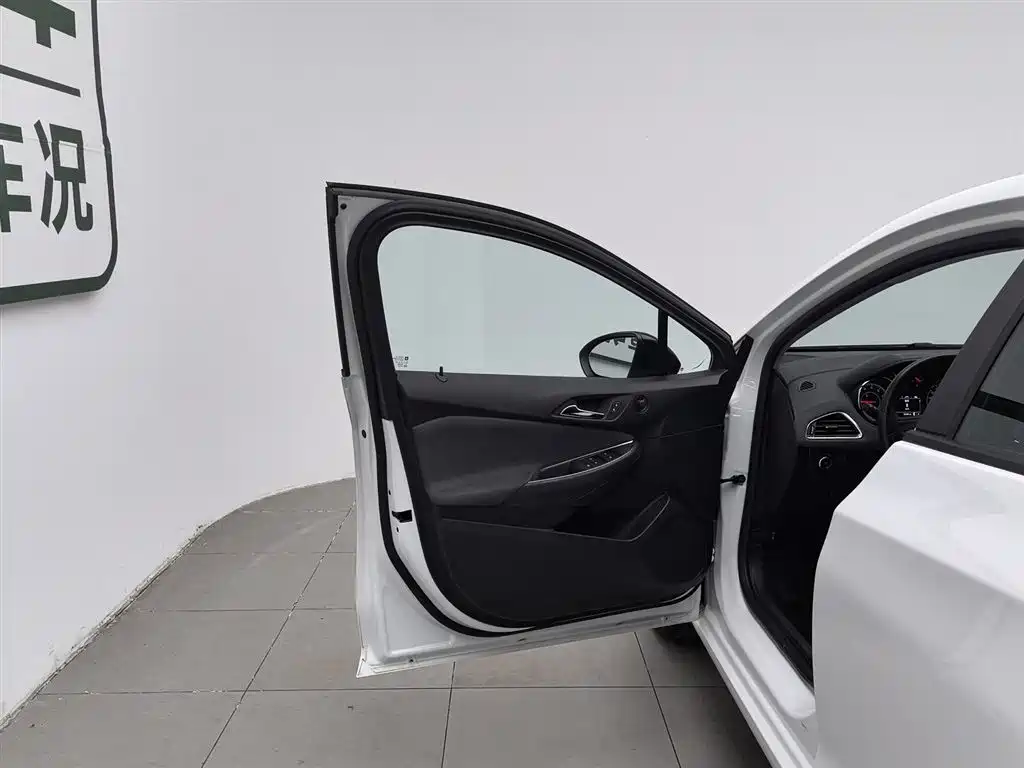 Chevrolet Cruze 2018 Redline 320 Automatic Pioneer Edition фото 8