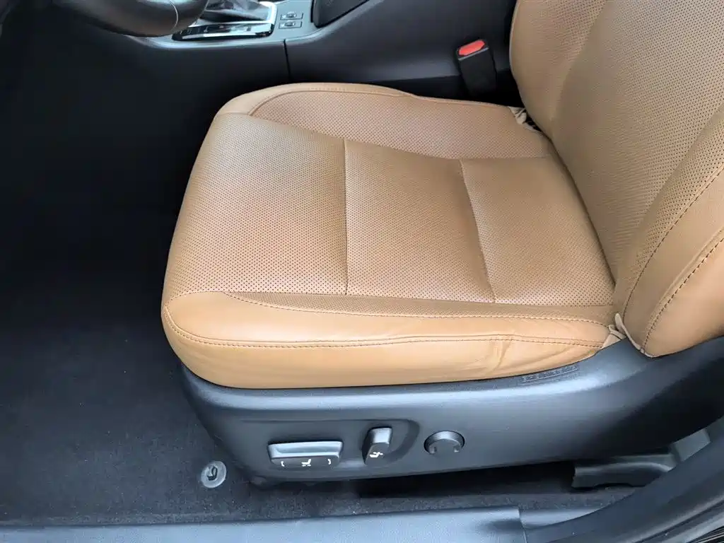 Toyota Highlander 2018 Model 2.0T 4WD Knight Edition 7-Seater China VI фото 20