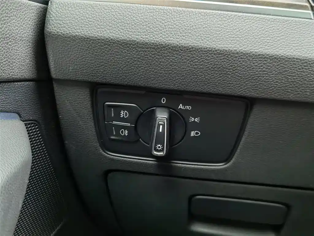 Volkswagen Magotan 2019 330TSI DSG Luxury Class China VI фото 21