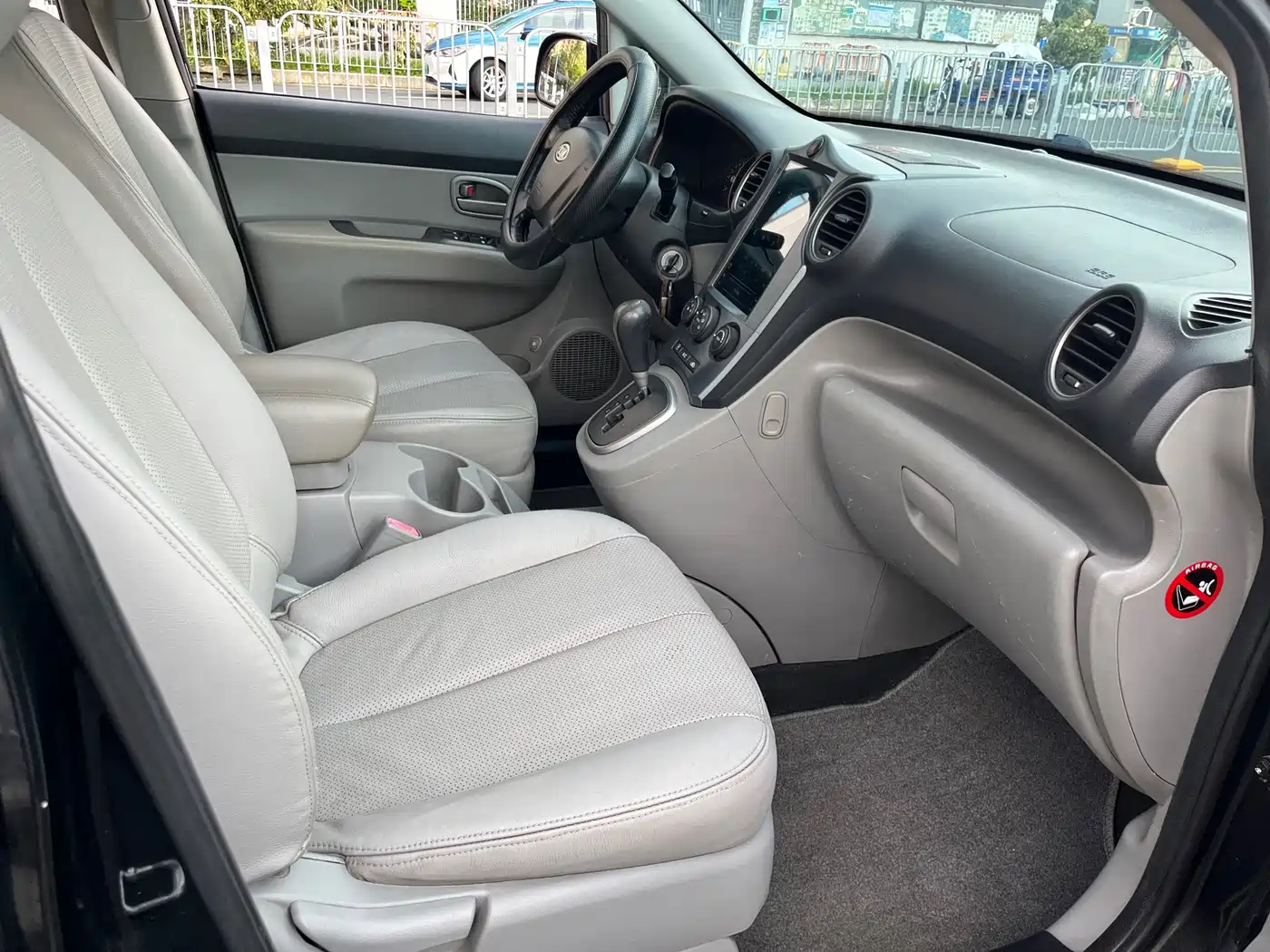 Kia Carens 2010 2007 Model 2.0L 7-seat Standard