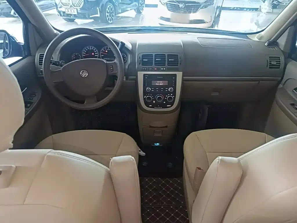  GL8