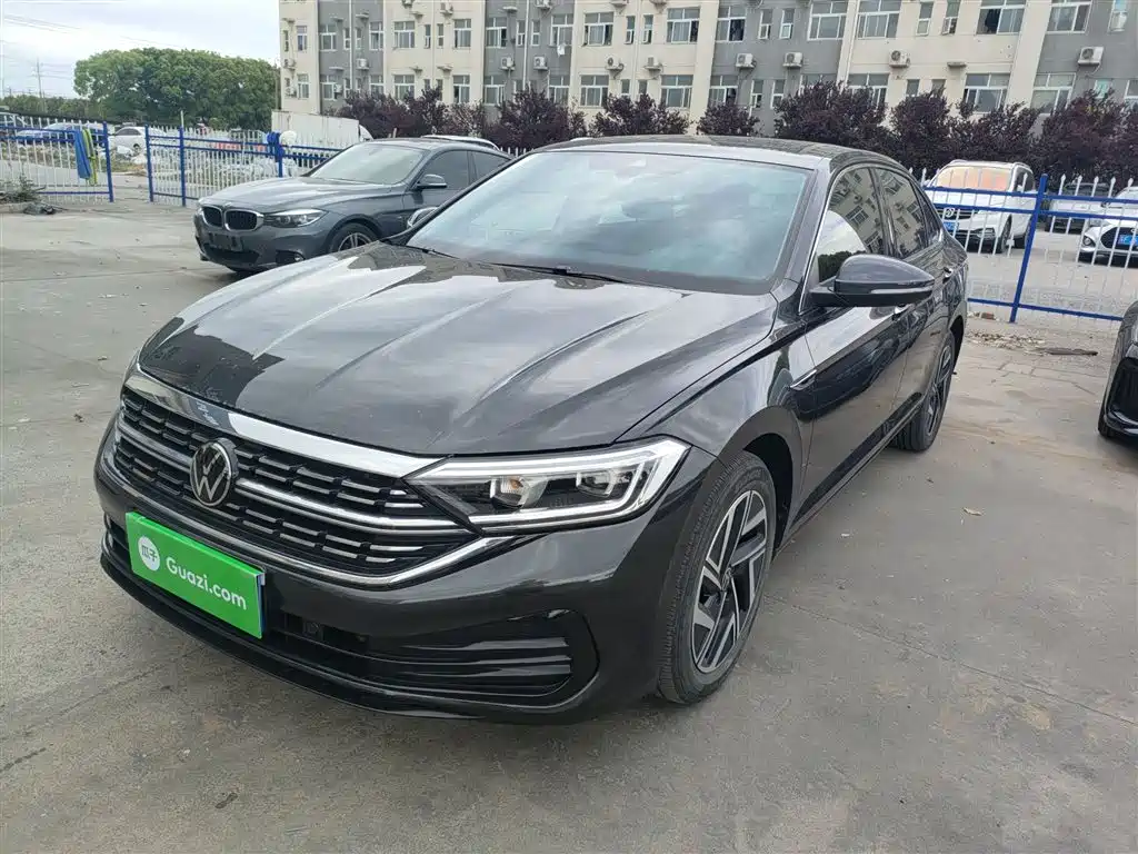 Volkswagen Sagitar 2025 300TSI DSG Surpass Edition