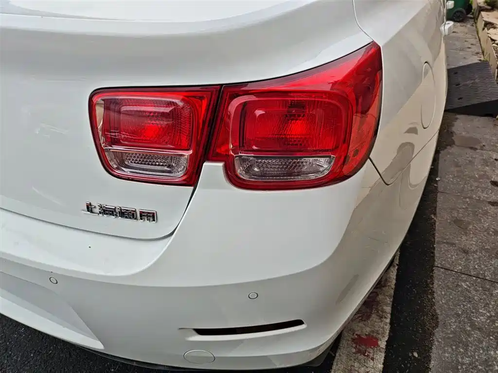 Chevrolet Malibu 2014 2.0L Automatic Luxury фото 8