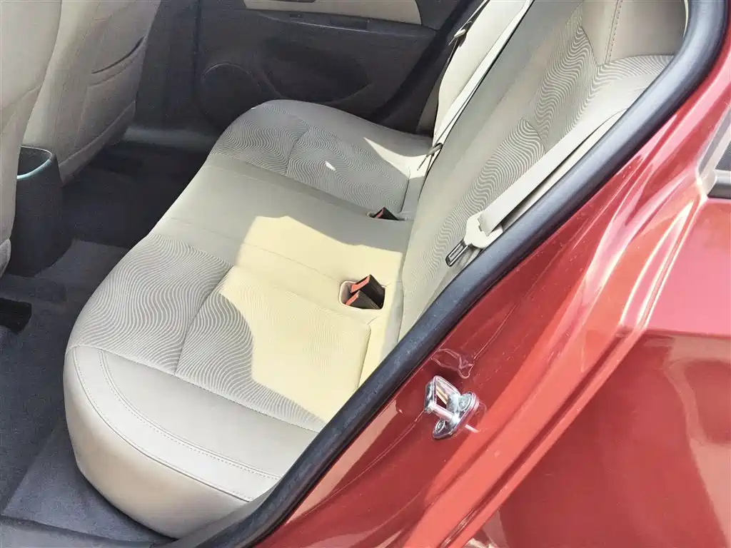 Chevrolet Cruze 2015 1.5L Classic SE MT фото 17