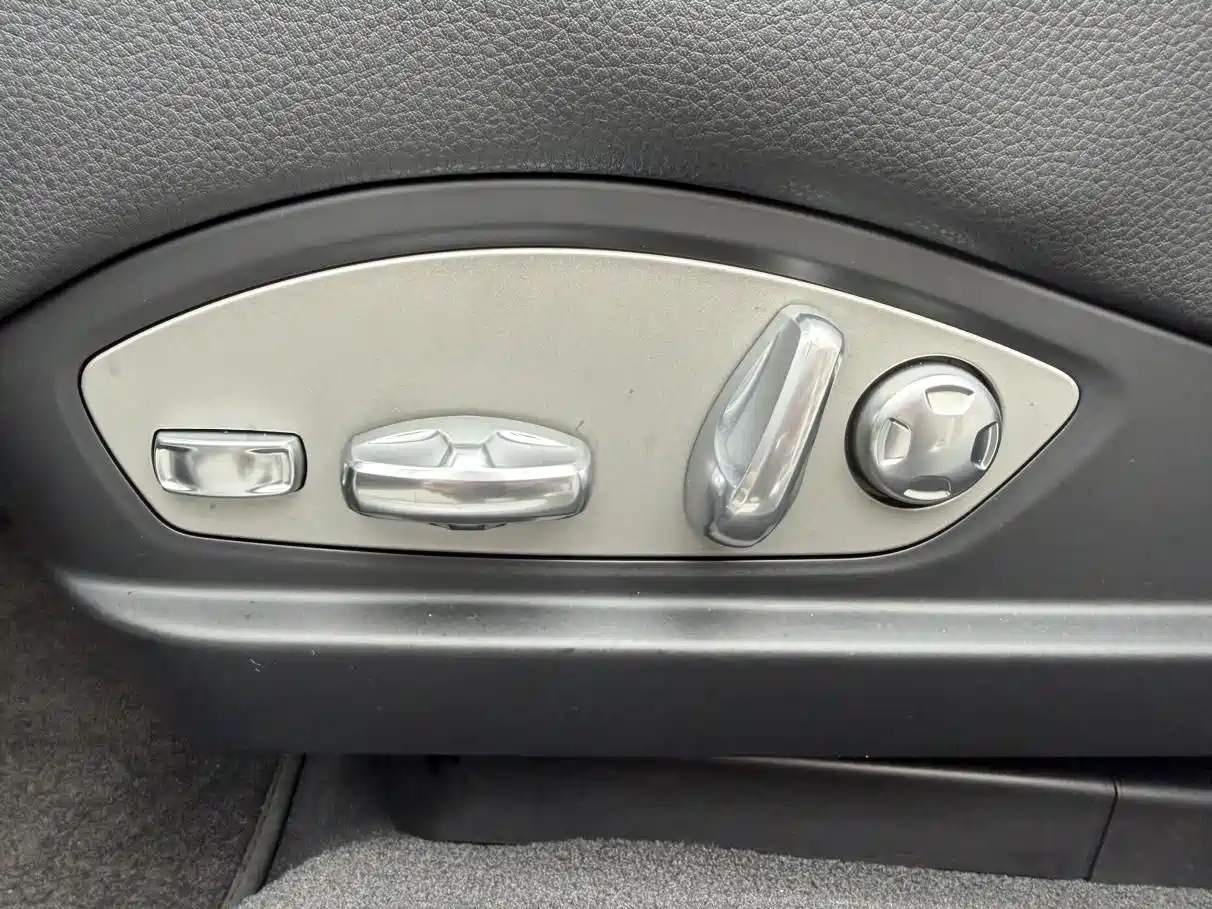 Porsche Panamera 2014 Panamera 4 3.0T фото 21