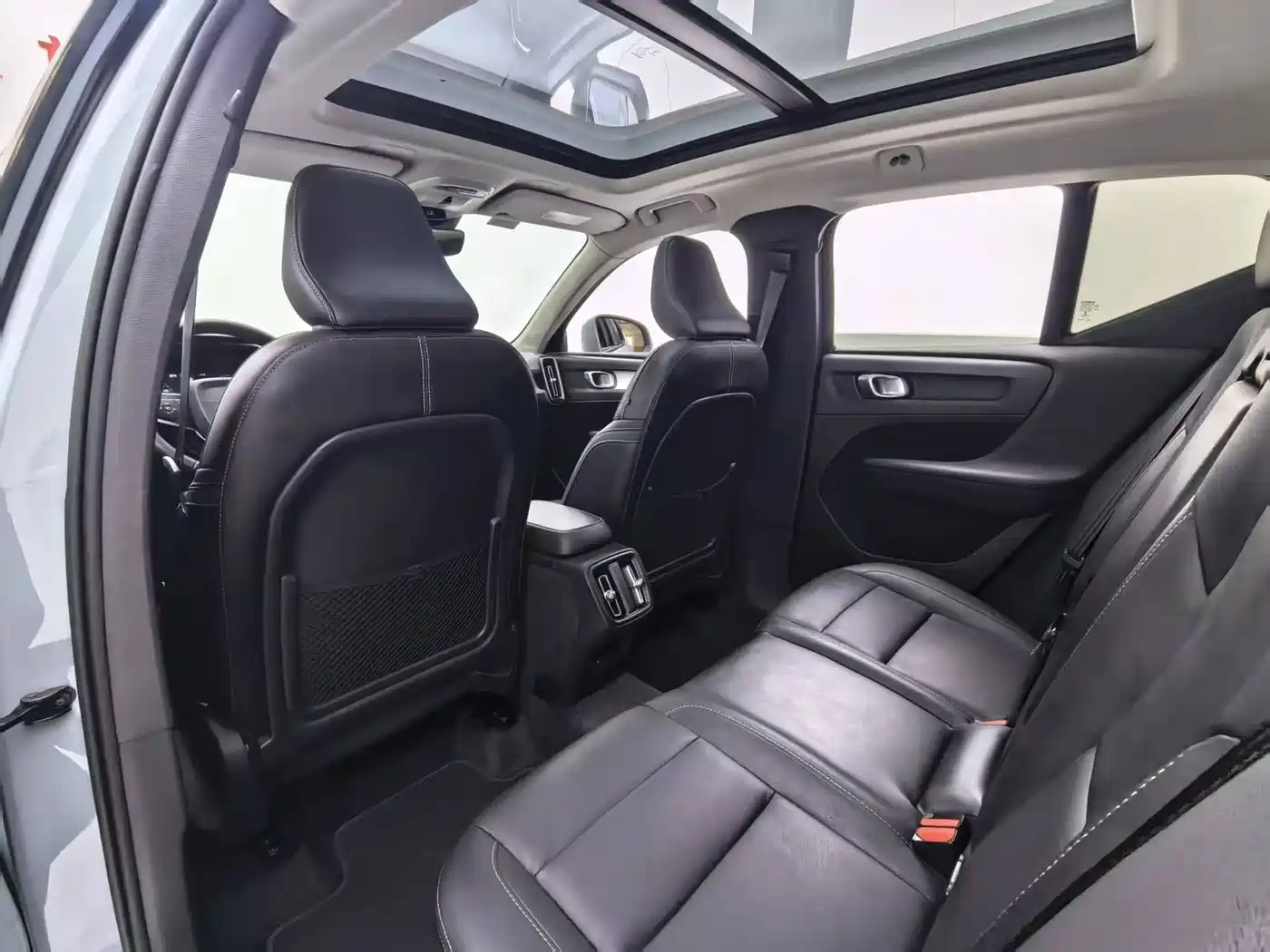 Фото 13 - Volvo XC40 (Import)