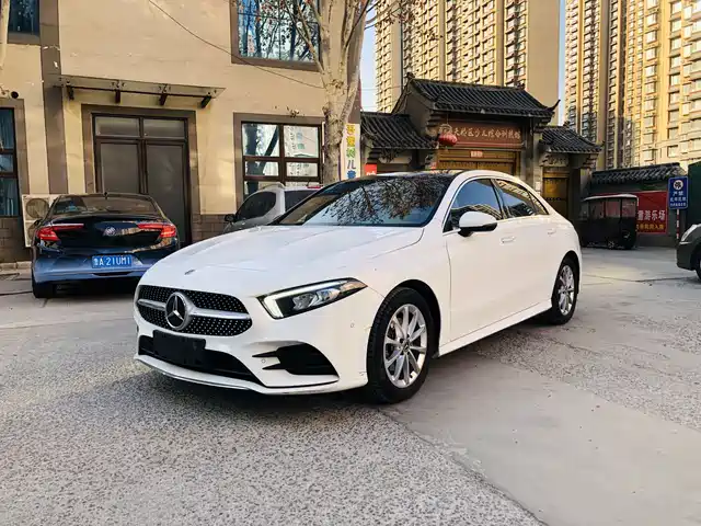 Mercedes-Benz A A 200 L, Спорт-седан Стиль