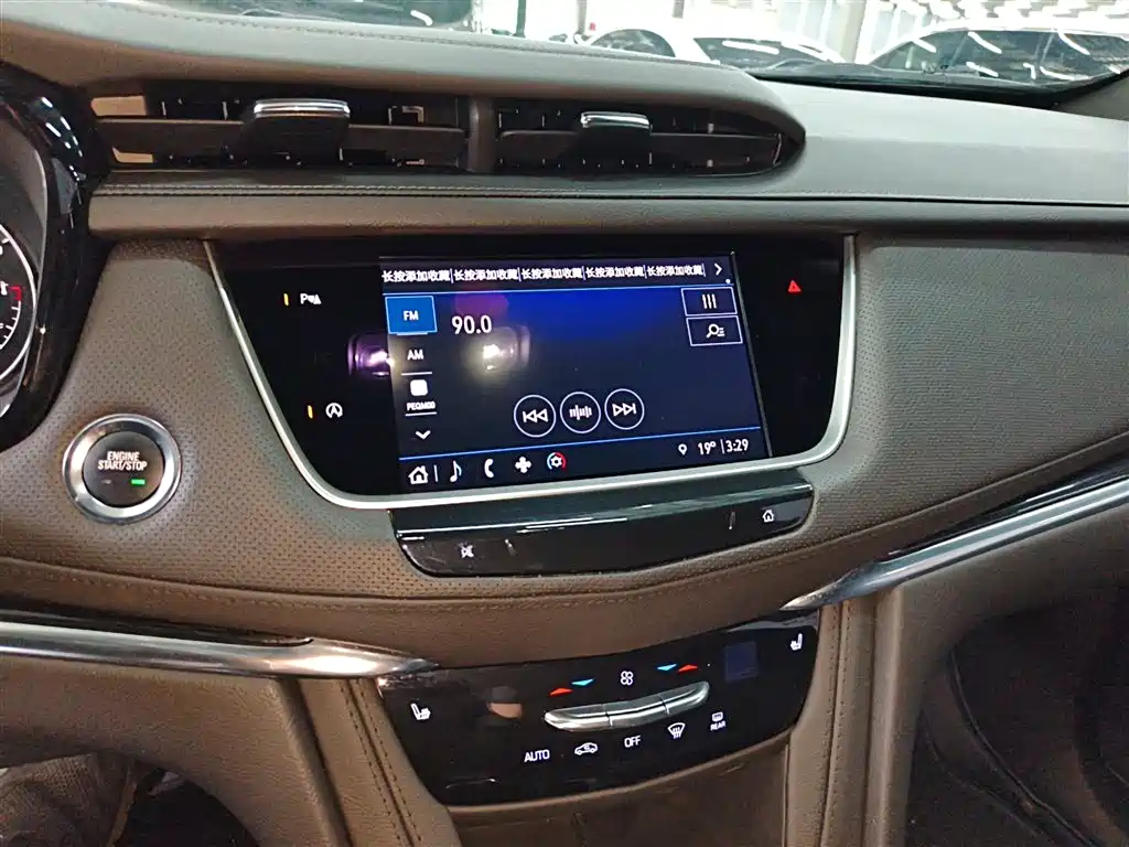 CADILLAC XT5
