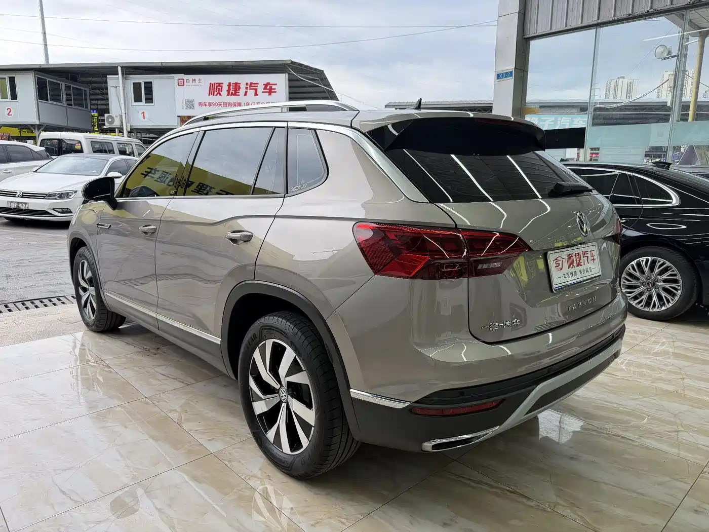 Volkswagen Tayron 2021 330TSI 2WD 30th Anniversary Edition фото 9