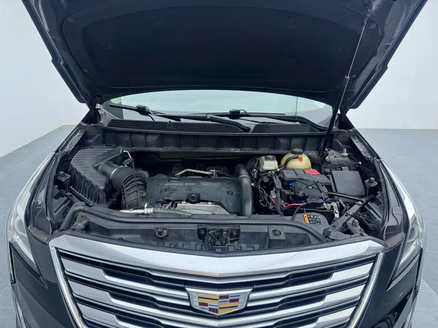 Cadillac XT5 2016 2016 25T Luxury Model
