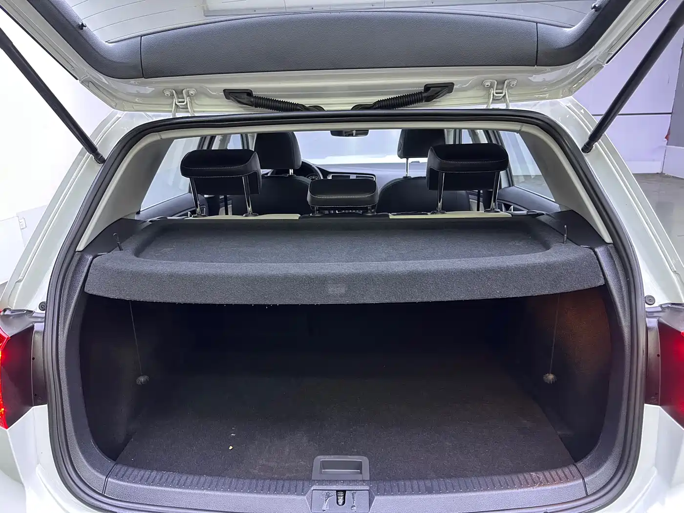 Volkswagen Golf 2017 230TSI Auto Luxury Millionth Anniversary Edition фото 12