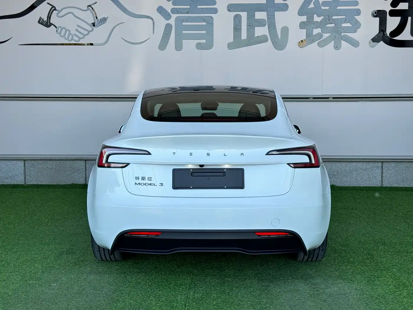 Tesla Model 3 2026 2025 Model Year Facelift Rear-Wheel Drive