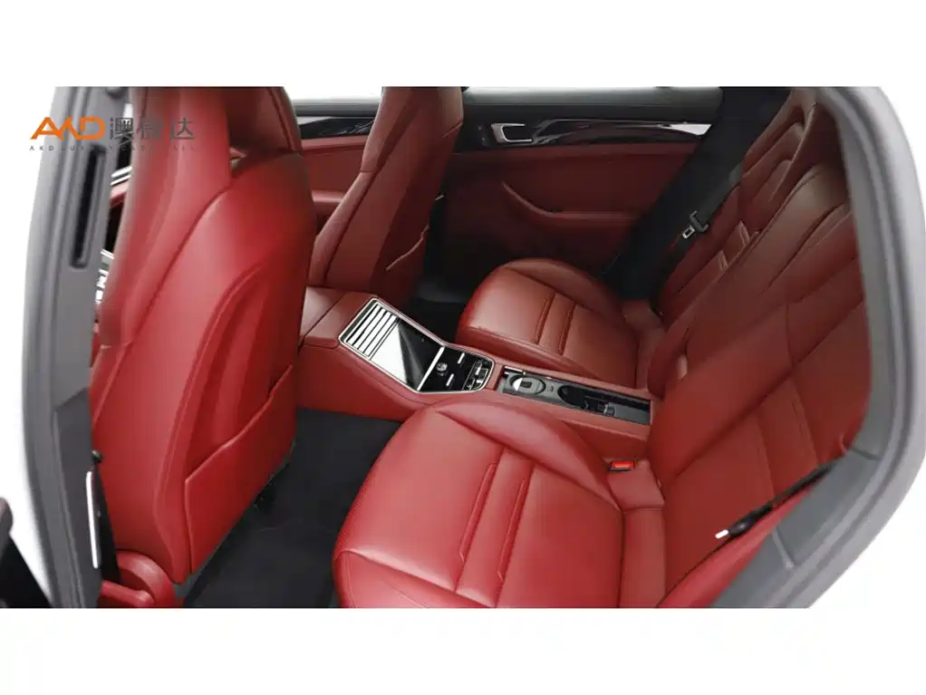 Фото 7 - Porsche Panamera